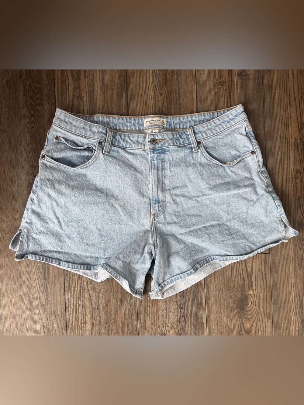 Abercrombie & Fitch Light Blue High-Rise Dad Shorts 34 / 18